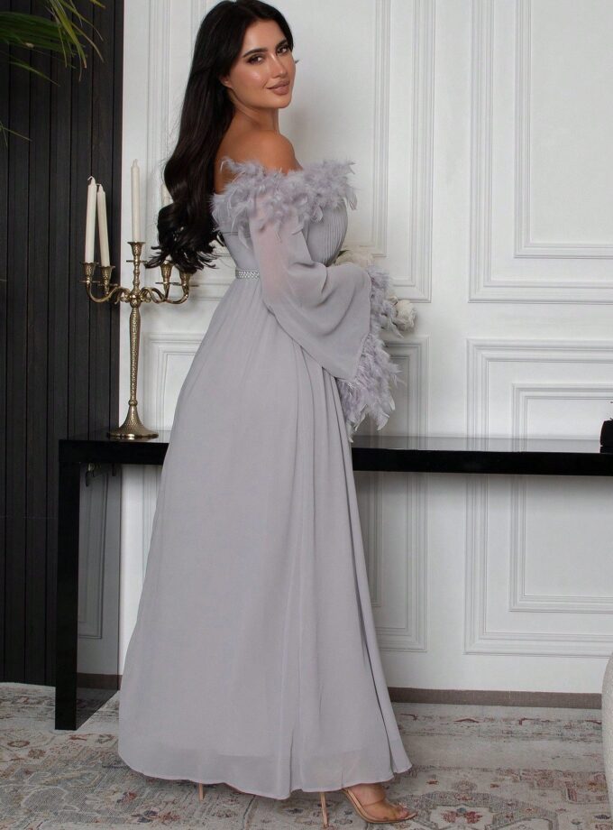 Robe Femme Épaule Dénudée avec Plumes de Dinde et Panneaux en Fourrure Réelle - Élégance et Chic au Féminin